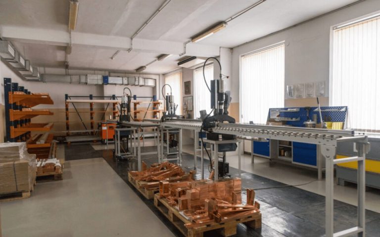 Участок обработки алюминиевых и медных шин